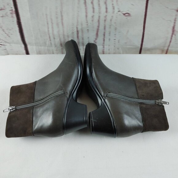 Clarks Bendables Womens Two Tone Gray Brown Leather Ankle Bootie Shoe Size 6.5M - Picture 7 of 10